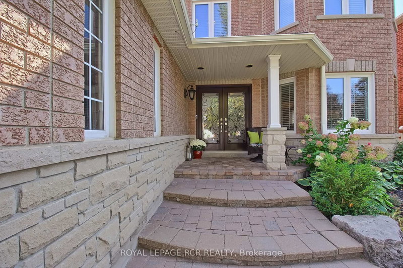 11 Saint Ave, Bradford West Gwillimbury, L3Z 3E6 | Image 3