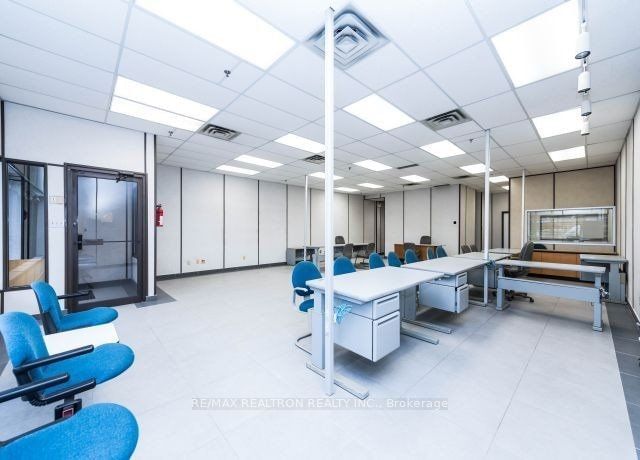 8 - 3300 Steeles Ave W, Vaughan, L4K 2Y4 | Image 3