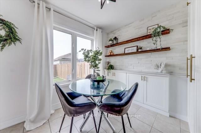 76 Gas Lamp Lane, Markham, L6B 0H7 | Image 2