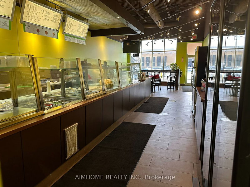 D - 16 Vogell Rd, Richmond Hill, L4B 3K4 | Image 3