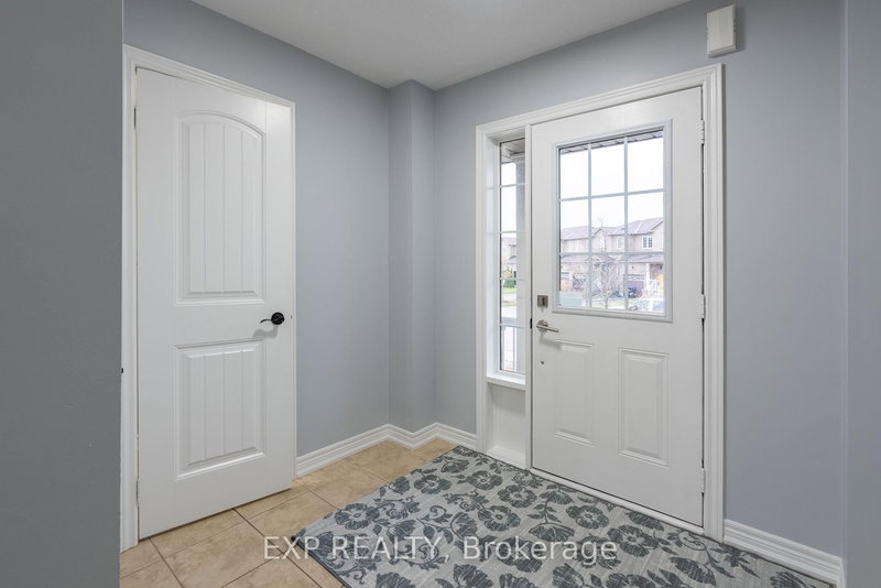 18 Admiral Cres, Essa, L0M 1B4 | Image 3