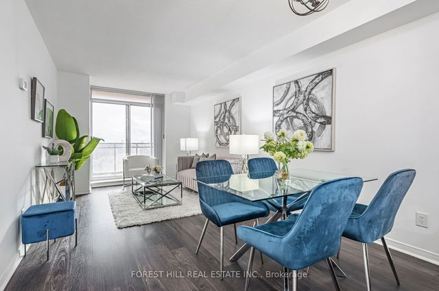 906 - 75 King William Crescent