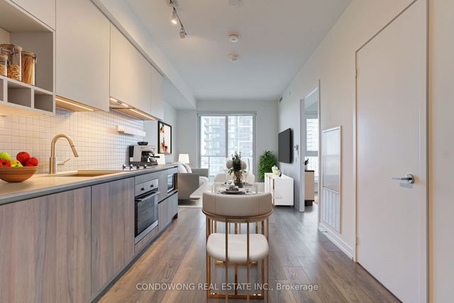1805 - 950 Portage Parkway