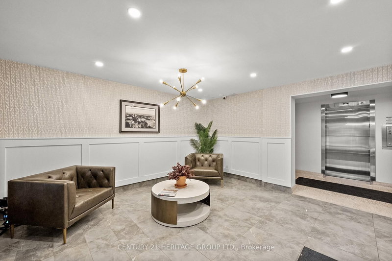 608 - 67 Richmond St, Richmond Hill, L4C 3Y3 | Image 3