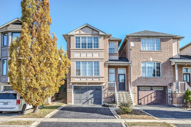 108 Foxfield Crescent
