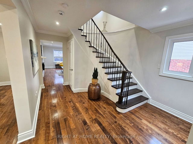 229 Billings Crescent