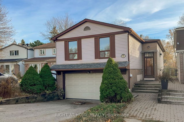 57 Lillooet Crescent