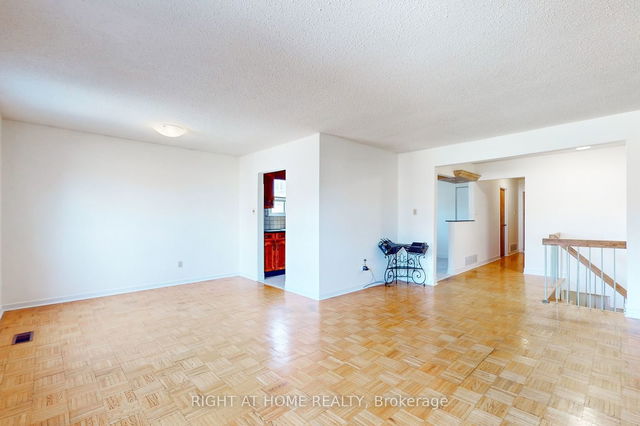57 Lillooet Crescent