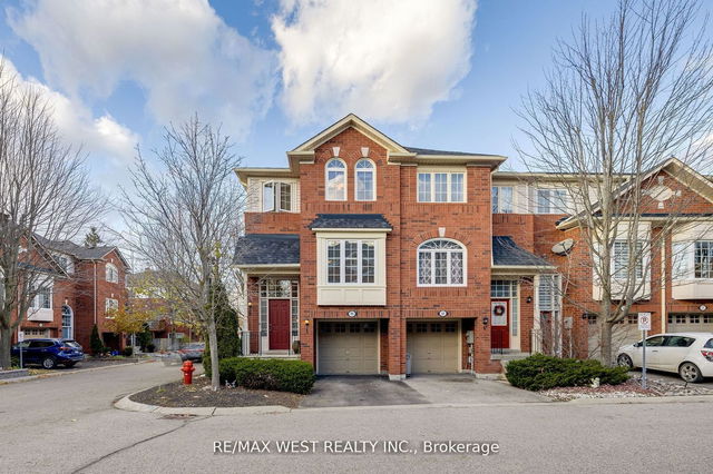15 Mosaics Avenue