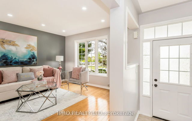 405 Hollandview Trail