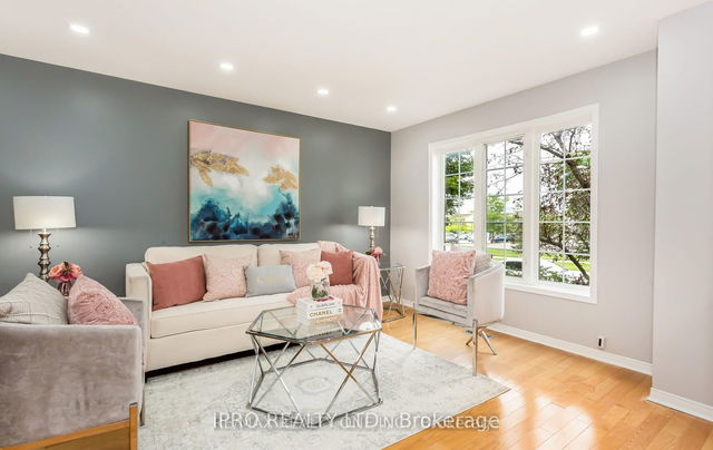 405 Hollandview Trail