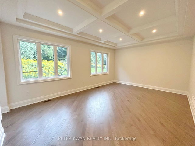 133 HILLSVIEW Drive