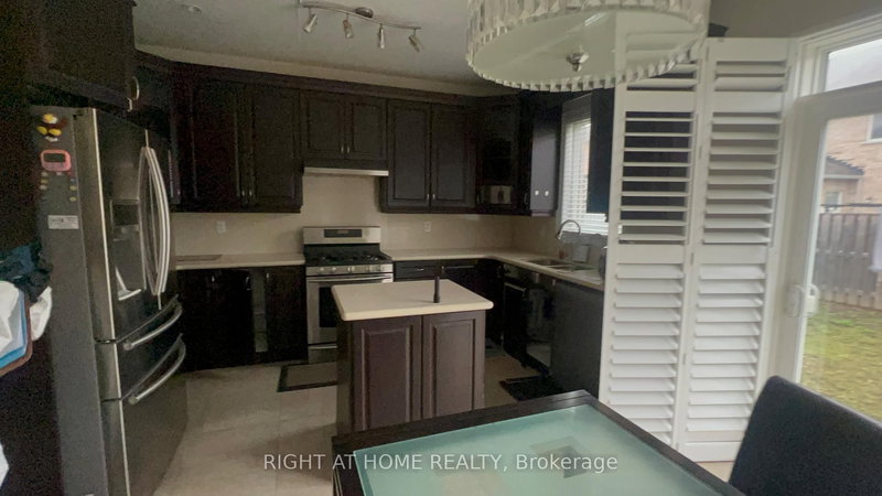 66 James Mccullough Rd, Whitchurch-Stouffville, L4A 0Z3 | Image 3