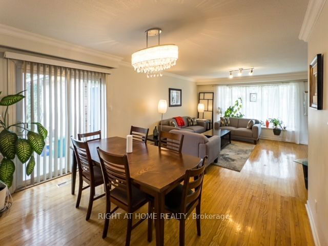 33 Donalbain Crescent