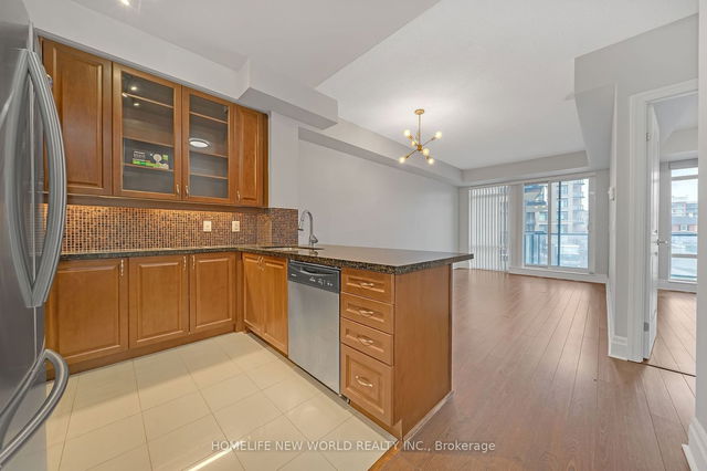 201 - 151 Upper Duke Crescent