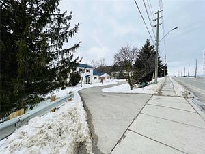 15482 Leslie St, Aurora, L4G 7C4 | Image 2