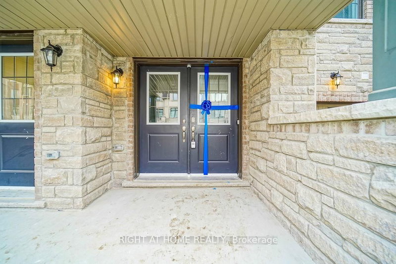 92 William Shearn Cres, Markham, L6C 1N6 | Image 3