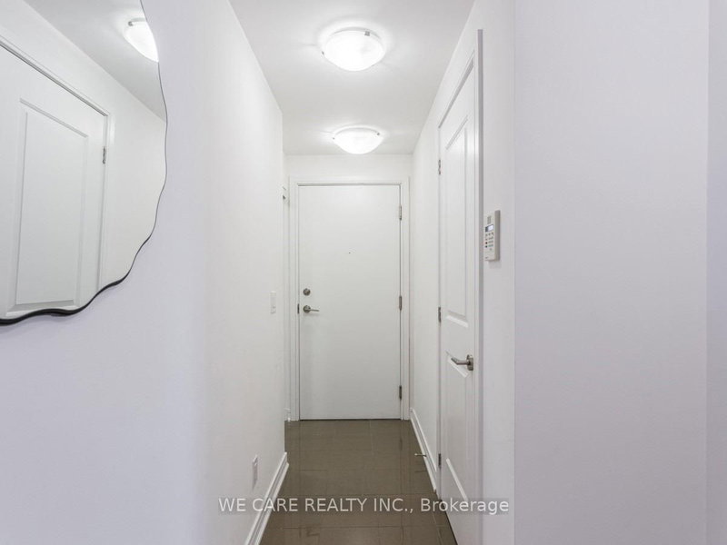 1504 - 9201 Yonge St, Richmond Hill, L4C 6Z2 | Image 3