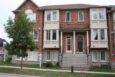 Townhouse sold at 17 Carnation Road, Markham, Ontario, L3T7V3 - Commerce Valley - MLS: N735623