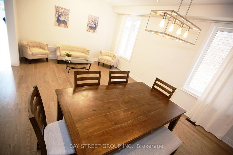 room - 152 Ben Sinclair Ave, East Gwillimbury, L0G 1R0 | Image 2