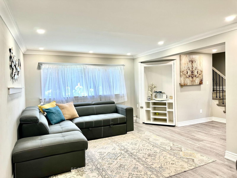 41 Shirlea Blvd, Georgina, L4P 1L1 | Image 3