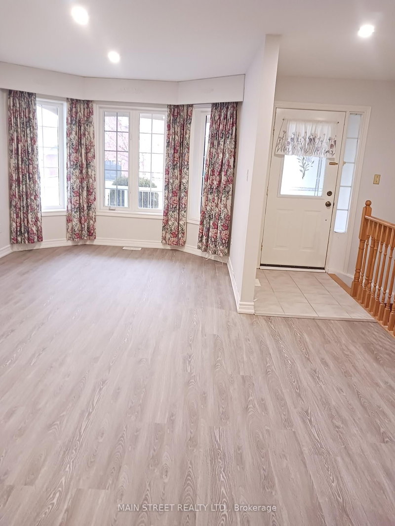 5 Brecken Dr, Georgina, L4P 4A3 | Image 3