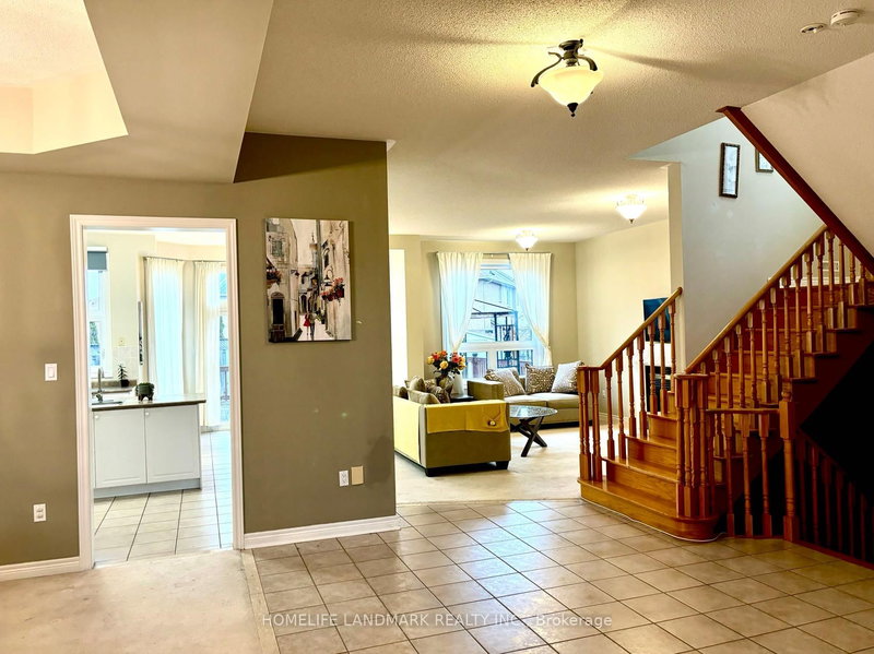 79 Boxwood Cres, Markham, L3S 3V1 | Image 3