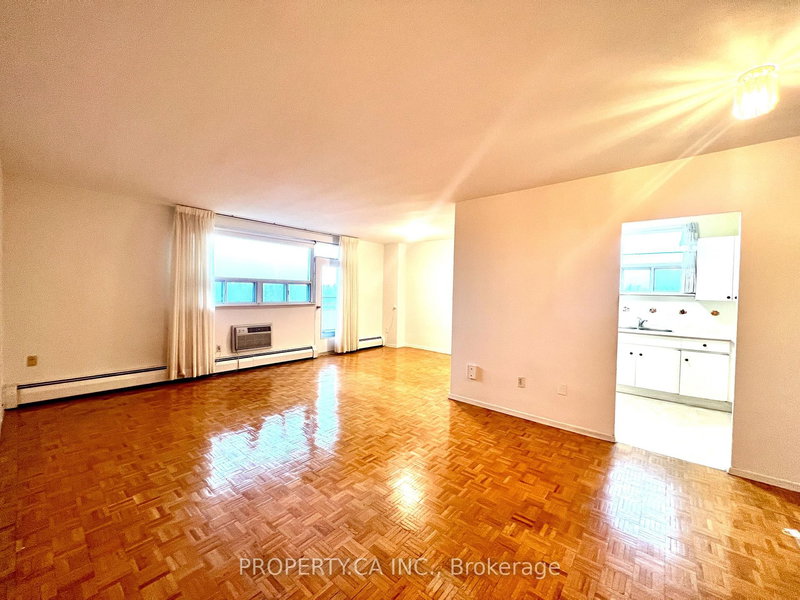 608 - 67 Richmond St, Richmond Hill, L4C 3Y3 | Image 3