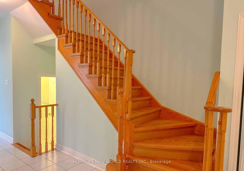 11 Firwood Dr, Richmond Hill, L4S 1Z8 | Image 3