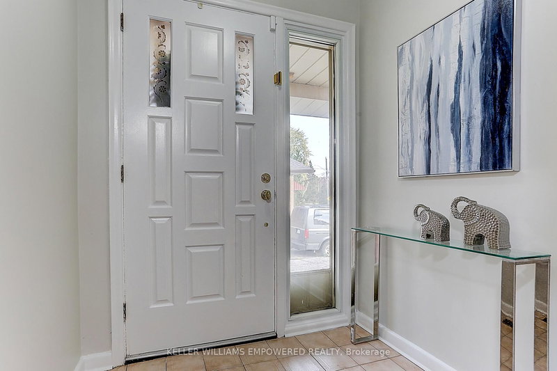 409 Paliser Cres S, Richmond Hill, L4C 1S2 | Image 3