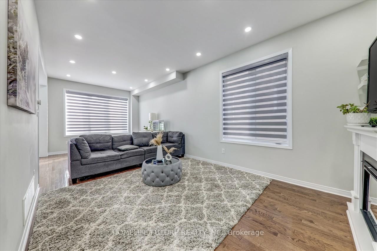 Listing Image 7