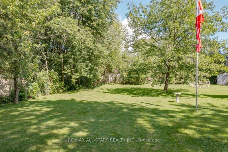 288 Woodycrest Ave, Georgina, L4P 2W2 | Image 2