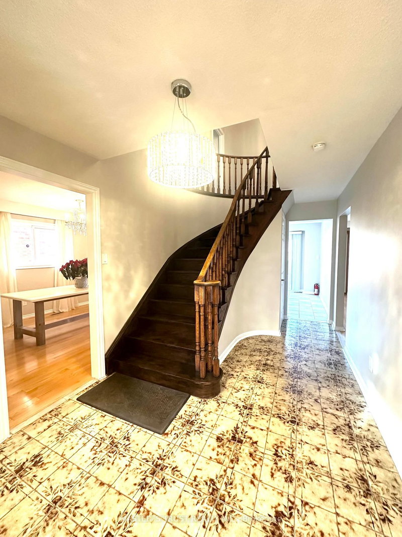 5 Empringham Cres, Markham, L3R 3E9 | Image 2