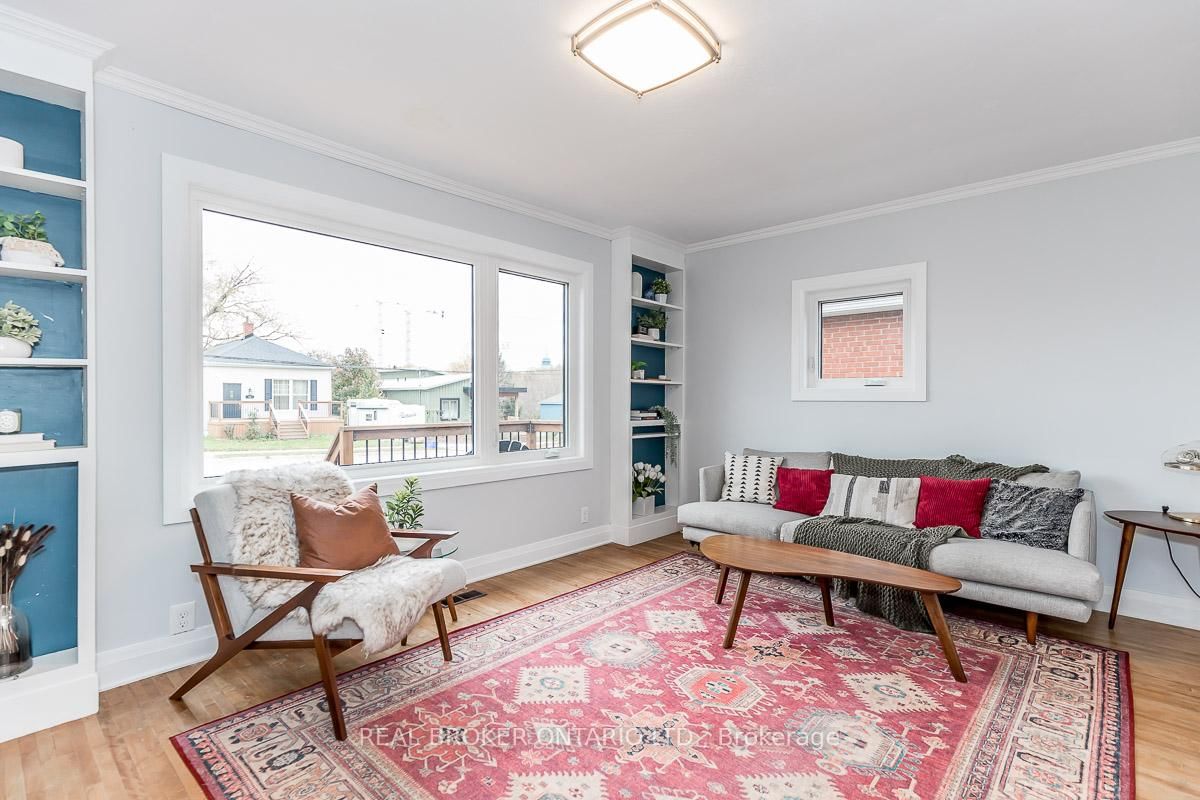 Listing Image 7