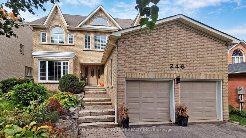 246 Corner Ridge Rd, Aurora, L4G 6L6 | Image 2