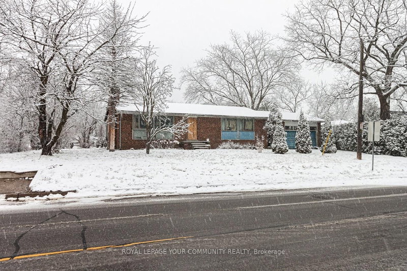 329 Mill St, Richmond Hill, L4C 4B6 | Image 2