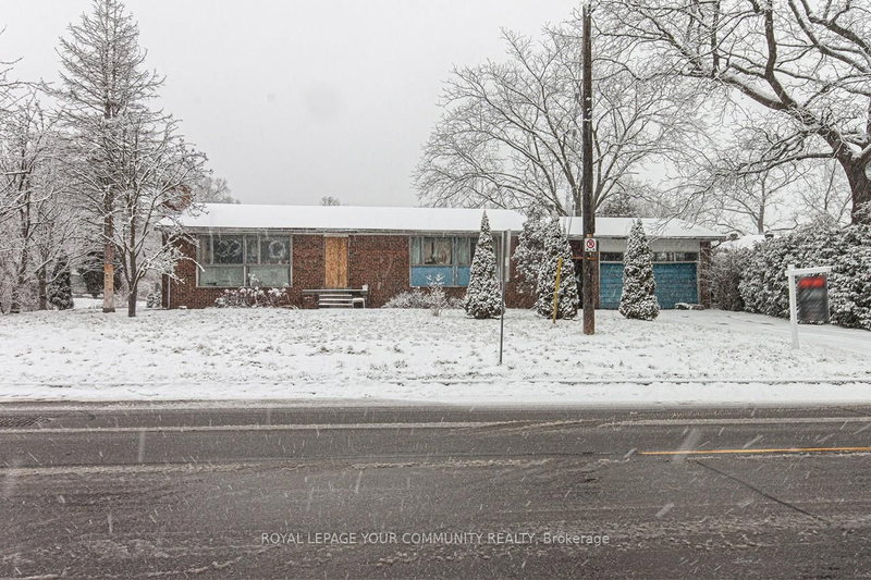 329 Mill St, Richmond Hill, L4C 4B6 | Image 3