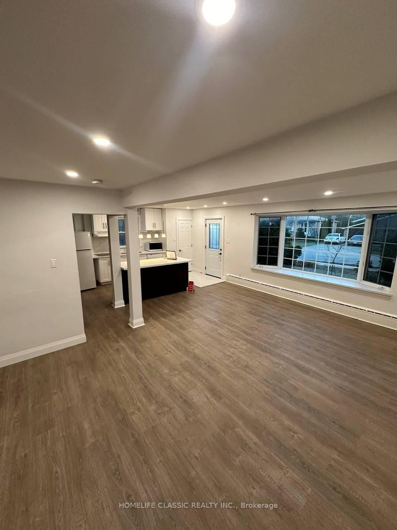 249 Richmond St, Richmond Hill, L4C 3Y9 | Image 2