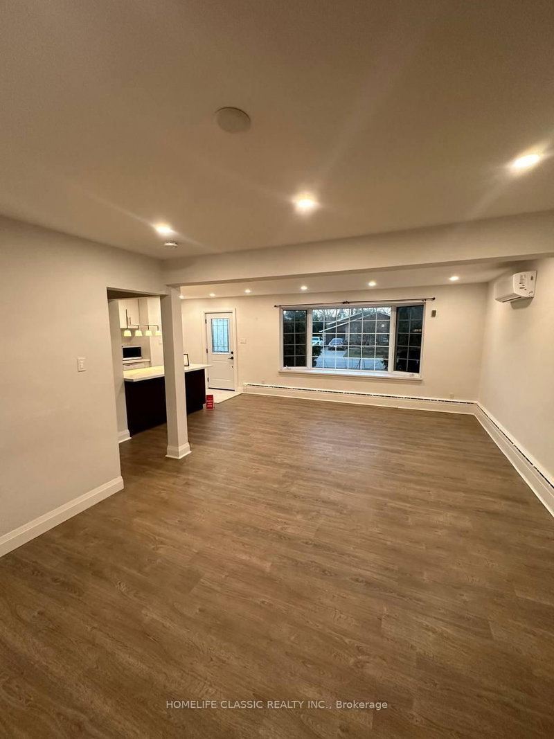 249 Richmond St, Richmond Hill, L4C 3Y9 | Image 3