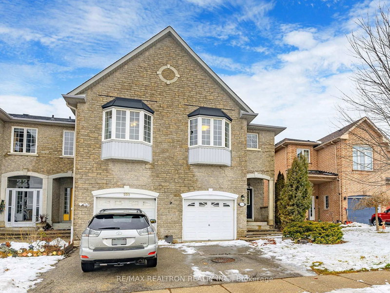 224 Yorkland St, Richmond Hill, L4S 1A2 | Image 2