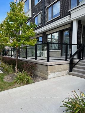 Townhouse sold at 71-400 Alex Gardner Circle, Aurora, Aurora Heights, L4G 3G5 - MLS: N7394698