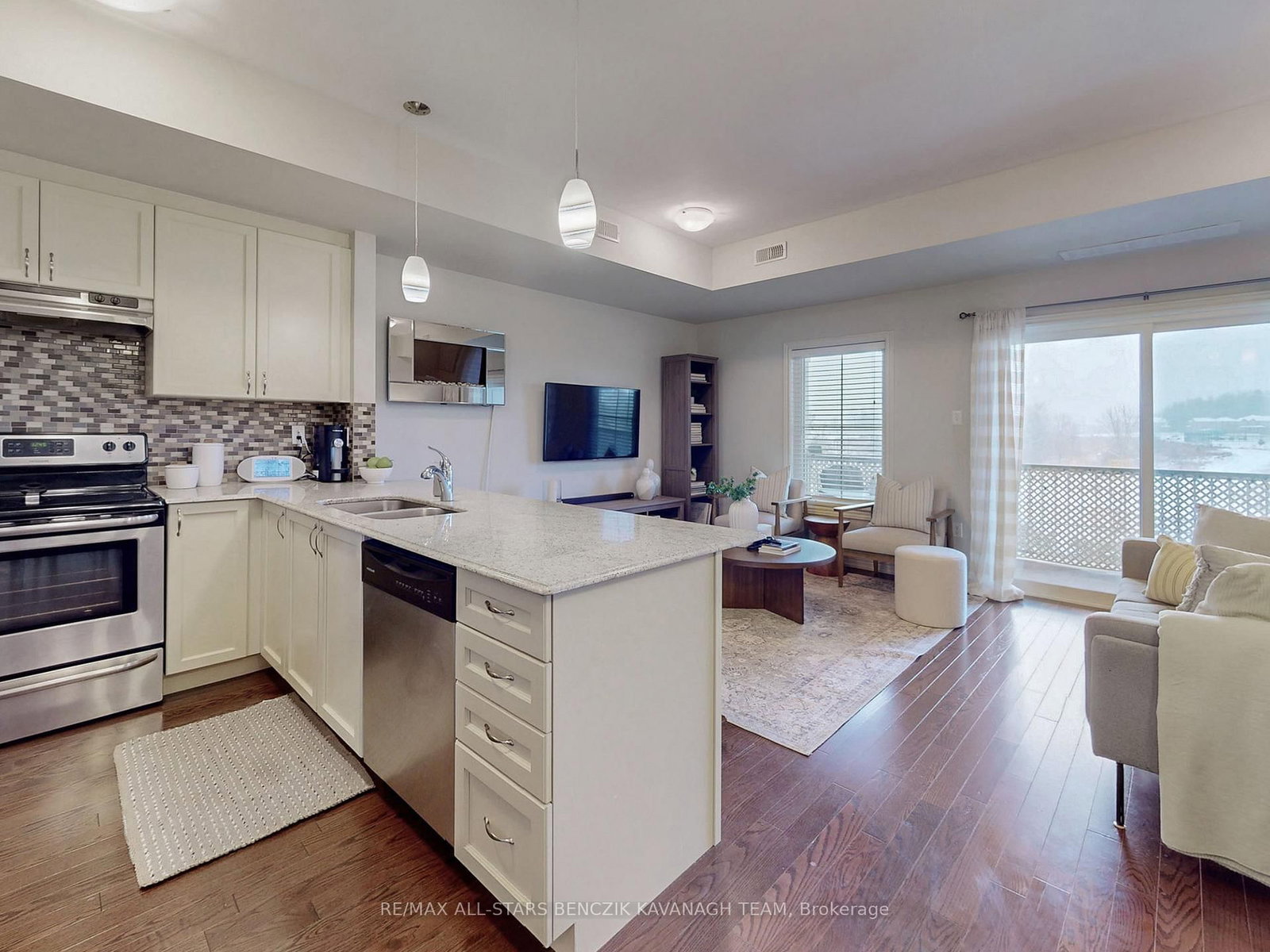 Listing Image 7