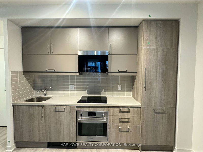 home for lease on 930 A-8119 Birchmount Road