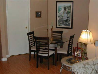 712 - 75 Weldrick Rd E, Richmond Hill, L4C0H9 | Image 3