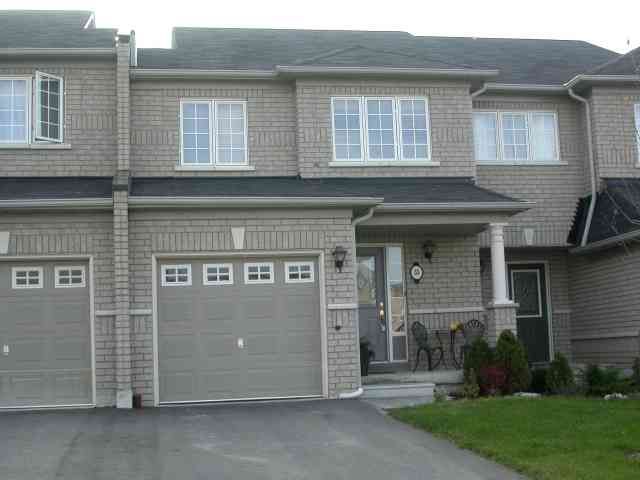 Townhouse sold at 33 Lodgeway Drive, Vaughan, Rural Vaughan, L6A3S6 - MLS: N789331