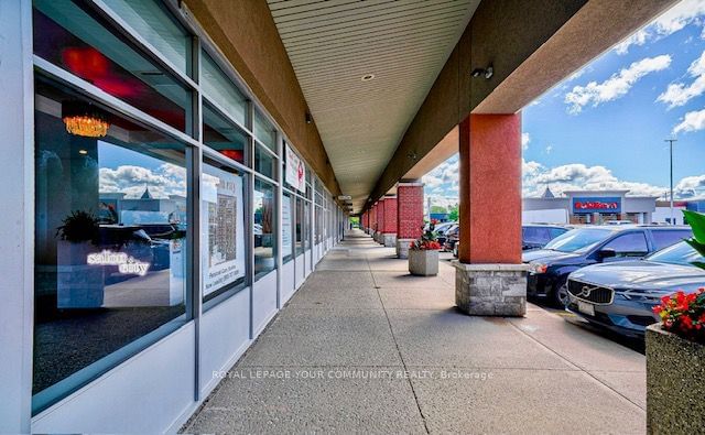 118 - 14800 Yonge St, Aurora, L4G 1N3 | Image 2