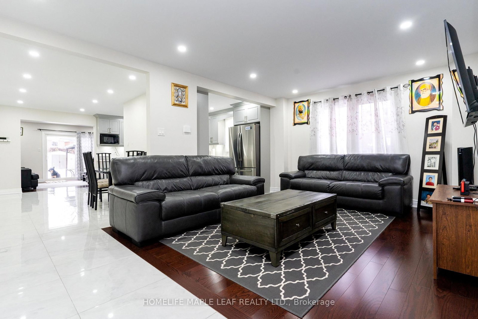 Listing Image 3