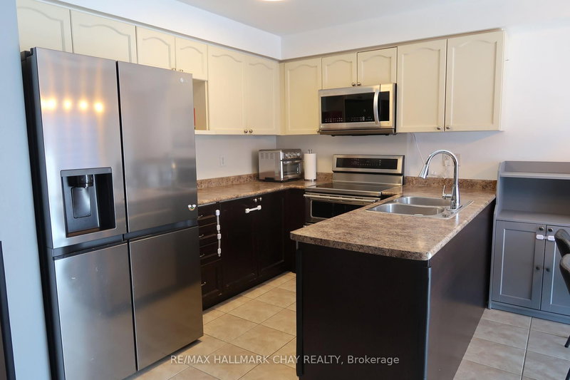 47 Mcmulkin St, New Tecumseth, L9R 0A7 | Image 2