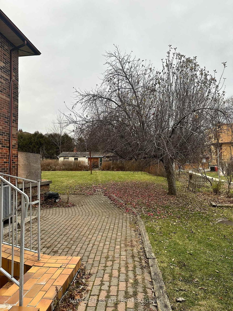 Basemen - 9747 Bathurst St E, Richmond Hill, L4C 3X5 | Image 2