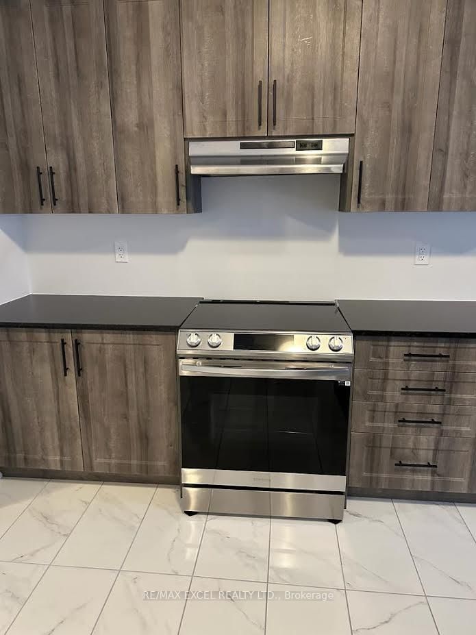 1454 Stovell Cres, Innisfil, L0L 1W0 | Image 2